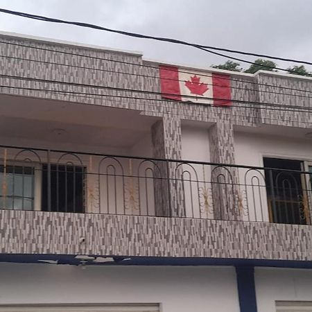 Canadian House Tolu Exterior photo