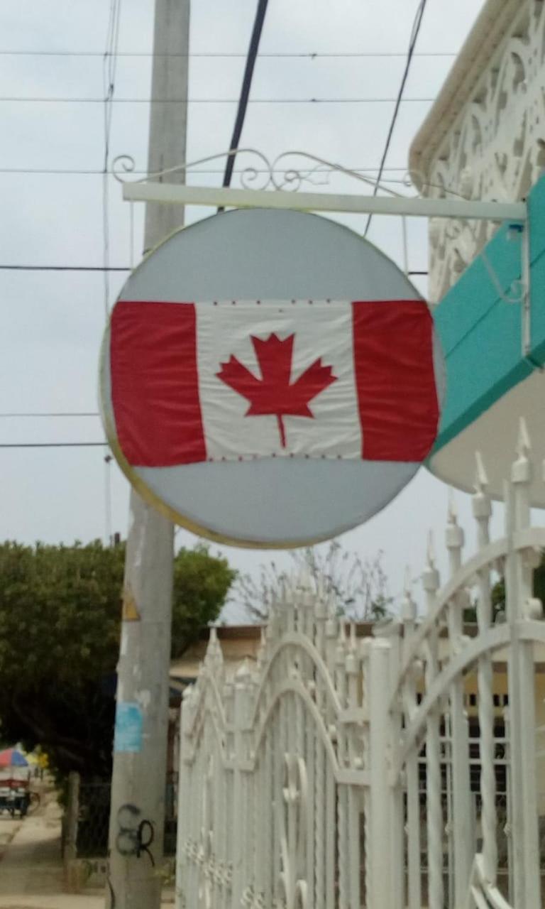 Canadian House Tolu Exterior photo